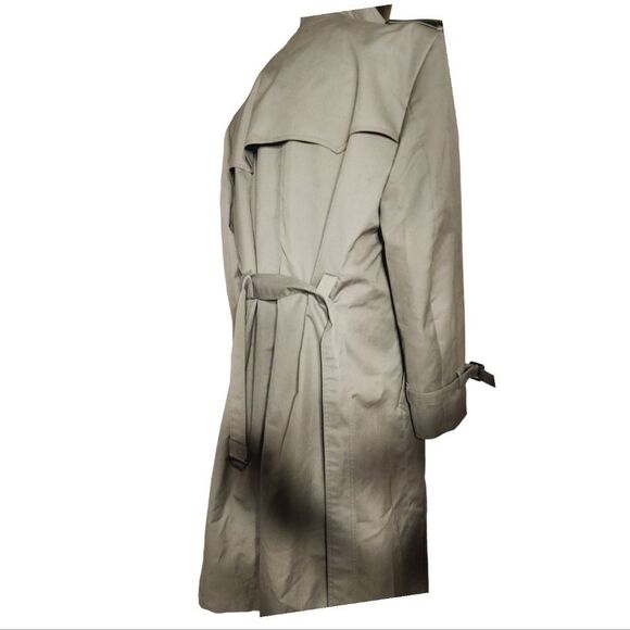 Christain Dior   - Picture 7 of 16